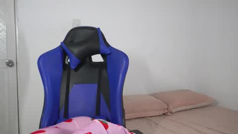 Naty online show from December 2025 01:57:02 AM