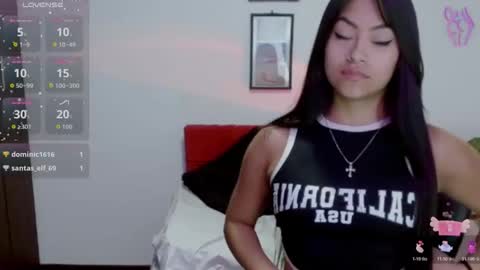 Nataly Escobar online show from November 2025 01:51:01 PM