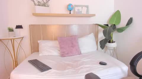 N A T A S H A online show from January 2025 08:22:01 AM