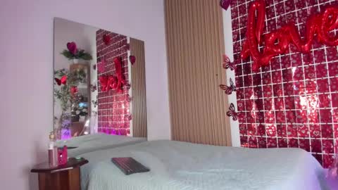 Natasha Sccott online show from February 2025 11:09:01 PM