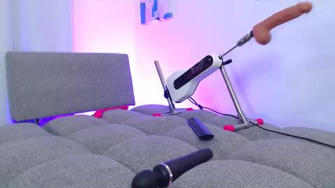 Snapshot of natasha_cam222 chatting on December 2025 02:05:02 AM Natasha online show from December 2025 02:05:02 AM