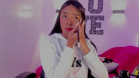 Natasha  online show from December 2025 03:39:02 PM