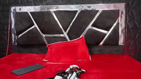 Natasha Vesper  online show from December 2025 08:48:01 PM