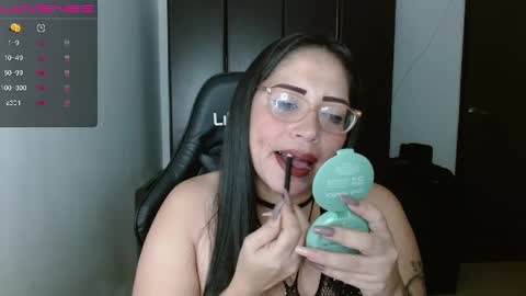 Snapshot of natashasmithe chatting on February 2025 01:11:01 PM Natasha Smithe online show from February 2025 01:11:01 PM