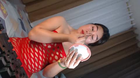 Queen Marga online show from October 2025 02:01:01 AM