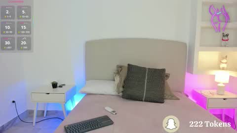 NATHALY  online show from October 2025 10:49:02 AM