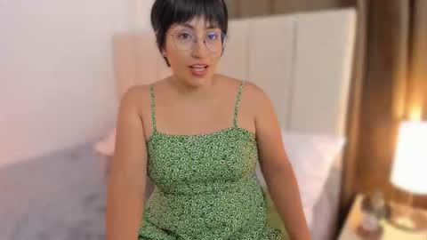 Nathalie online show from March 2026 07:10:01 PM