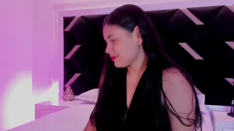 Naty online show from April 2026 12:03:01 PM
