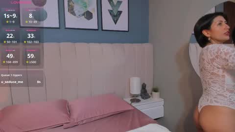 Naty bush online show from October 2025 07:33:02 PM