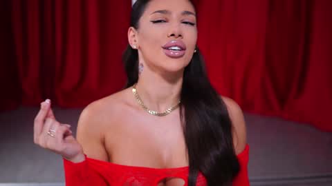 Naty online show from January 2025 07:53:02 PM