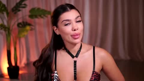 Snapshot of natydesiree chatting on April 2026 08:57:02 PM Naty online show from April 2026 08:57:02 PM