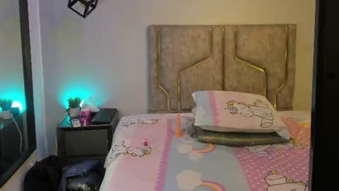 natyrussel online show from June 2026 11:33:01 AM