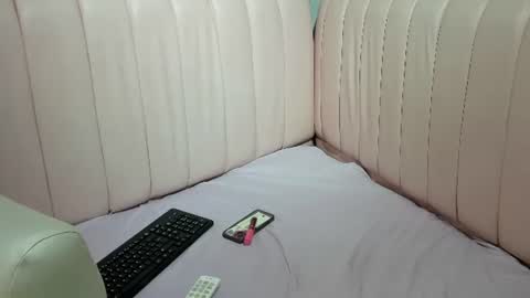 natyrussel online show from June 2026 12:04:02 PM