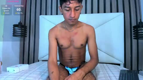 natzuki_ online show from May 2026 04:03:02 PM
