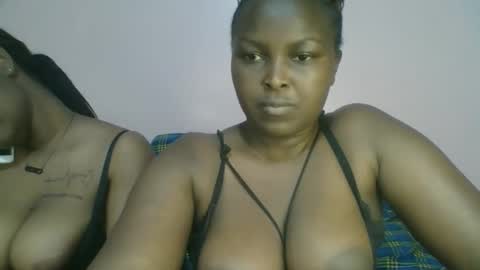 naughti_garlie online show from December 2025 05:53:02 PM