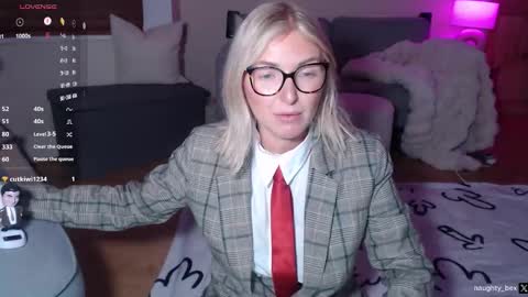 Bex currently on maternity leave online show from October 2025 09:37:01 PM