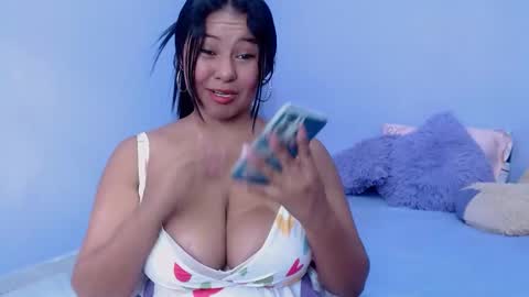 Snapshot of naughty_ariel chatting on January 2025 07:18:01 PM Zoe online show from January 2025 07:18:01 PM