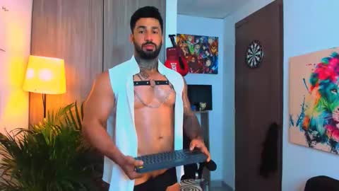 Snapshot of naughty_dominant chatting on October 2025 01:11:01 PM Miller online show from October 2025 01:11:01 PM