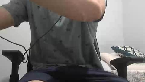 Snapshot of naughty_enzo chatting on March 2025 02:45:01 AM Enzo online show from March 2025 02:45:01 AM