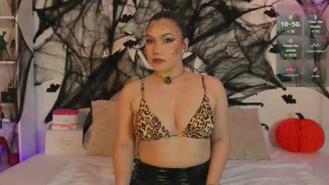 Snapshot of naughty_fun_room chatting on October 2025 11:07:01 PM HAPPY HOUR online show from October 2025 11:07:01 PM