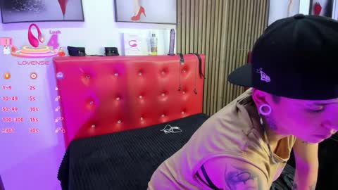 sam online show from December 2025 03:16:02 AM