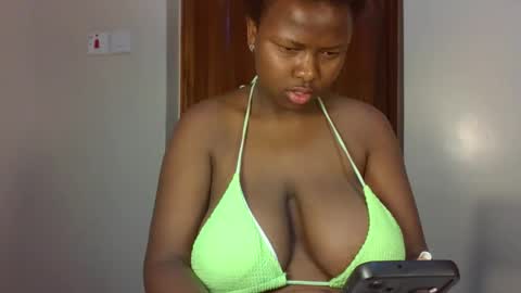 naughty_jazmine online show from September 2025 04:28:02 AM