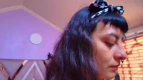 Kitten online show from October 2025 11:30:01 AM