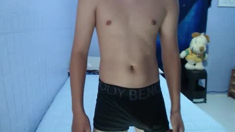 Snapshot of naughtyboytoni chatting on October 2025 03:34:02 AM naughtyboytoni online show from October 2025 03:34:02 AM