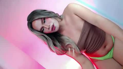 naughtybynight28 online show from April 2026 06:10:01 PM