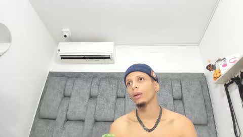 naughtyfusion_os online show from December 2025 12:54:01 PM