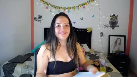 Valeria  online show from January 2025 06:41:02 PM