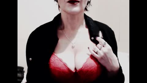 Snapshot of naughtyjenniferxx chatting on December 2025 03:00:02 AM Jenny online show from December 2025 03:00:02 AM