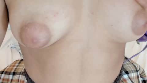Snapshot of naughtyrose_vc chatting on April 2026 12:35:02 AM naughtyrose vc online show from April 2026 12:35:02 AM