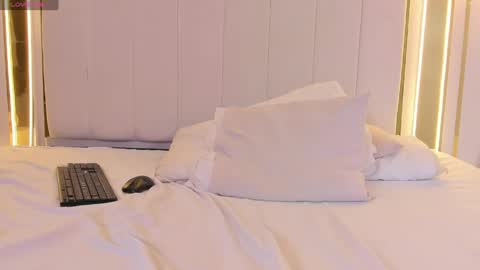 Snapshot of naughtyrose_vc chatting on April 2026 02:27:02 AM naughtyrose vc online show from April 2026 02:27:02 AM