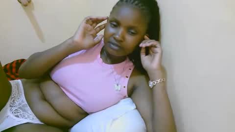 Snapshot of naughtysammur25 chatting on October 2025 12:06:02 PM naughtyqueen online show from October 2025 12:06:02 PM