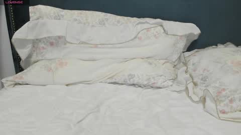 Aryna online show from November 2025 05:43:01 AM