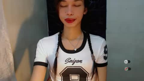 Snapshot of naughtysunshinepinay chatting on October 2025 05:19:02 AM Celine online show from October 2025 05:19:02 AM