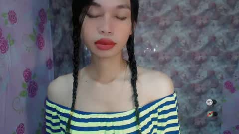 Snapshot of naughtysunshinepinay chatting on June 2026 12:53:02 AM Celine online show from June 2026 12:53:02 AM