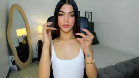 Snapshot of naughtyvixennova chatting on November 2025 09:26:02 PM Cassie online show from November 2025 09:26:02 PM