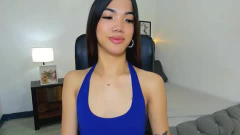 Snapshot of naughtyvixennova chatting on December 2025 02:39:01 AM Cassie online show from December 2025 02:39:01 AM