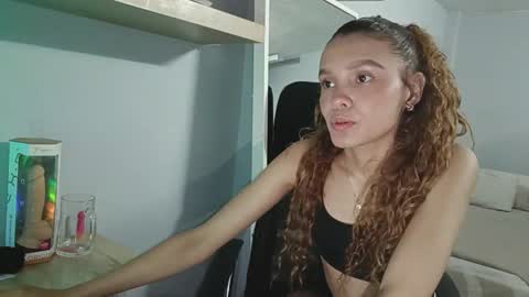 Arantxa online show from September 2025 04:01:02 PM