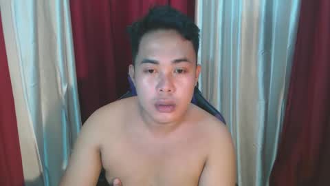 Snapshot of nauhty_kirkxxx chatting on October 2025 06:25:01 AM loverskirk online show from October 2025 06:25:01 AM