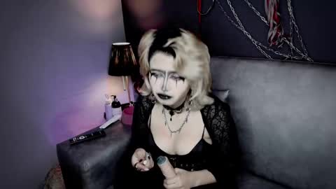 Navier  online show from December 2025 09:19:02 PM