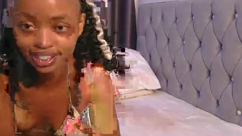 Britney online show from November 2025 05:23:01 PM