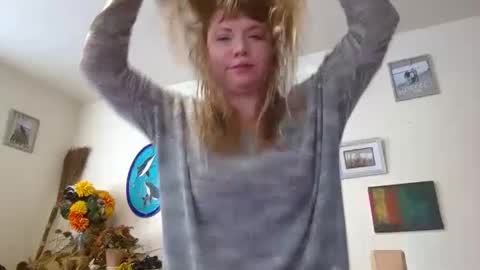 Nealiana online show from December 2024 11:35:01 PM