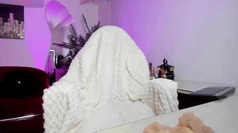 Hellen online show from September 2025 07:16:01 PM