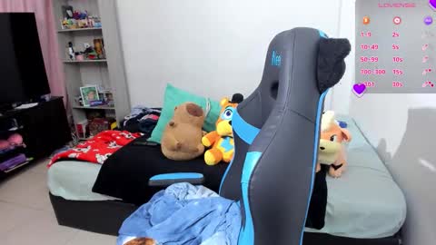 Geek Nicole    im Neeko UwU online show from October 2025 07:56:01 PM