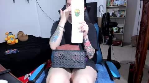 Snapshot of neeko_lol_ chatting on May 2026 11:51:02 AM Geek Nicole im Neeko UwU online show from May 2026 11:51:02 AM