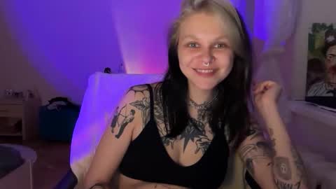 Neilanna online show from May 2026 07:11:01 PM