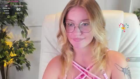 Nerissa online show from October 2025 08:38:02 PM